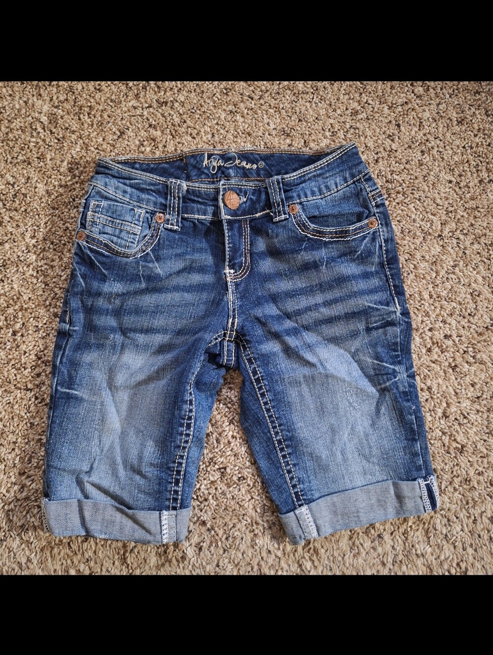 Ariya Low Rise Bermuda Denim Shorts Size 0 Y2K Flap Pocket Jorts 25 Waist